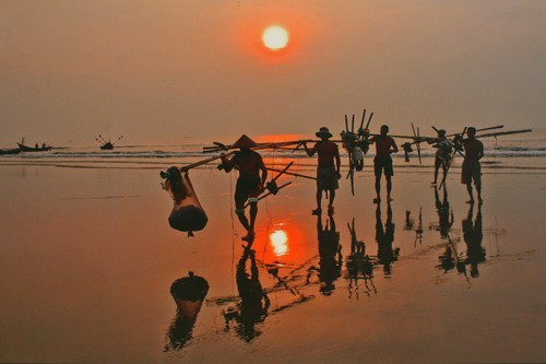 A glimpse of Vietnam through photo exhibition  - ảnh 2